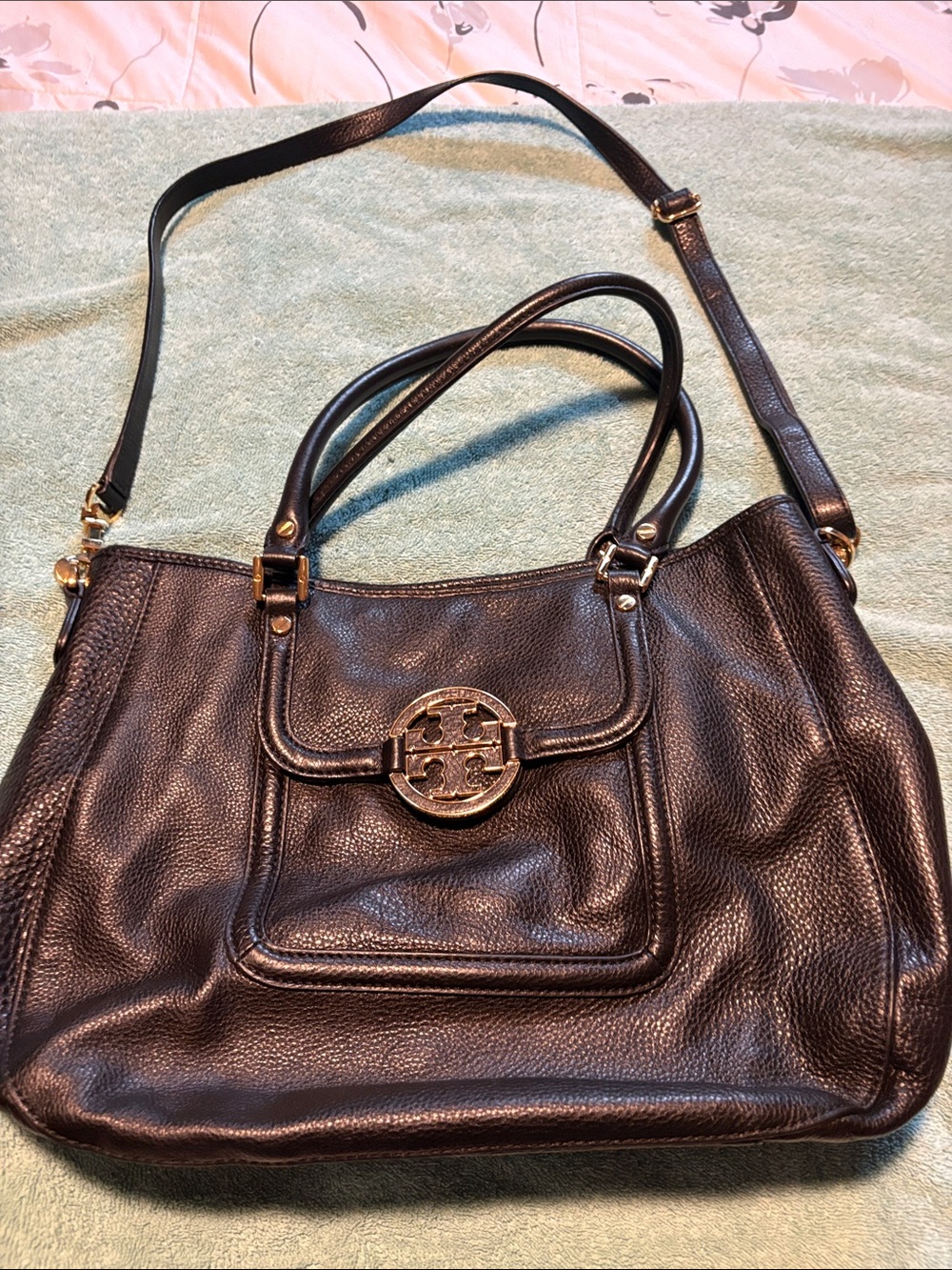 Tory Burch Dark blue Pebbled Leather Shoulder Bag with Logo Medallion